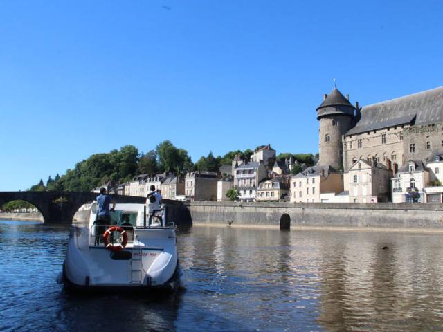 Bateau A Laval Mayenne Tourisme 11 