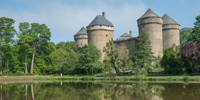 Le Chateau De Lassay Lassay Les Chateaux