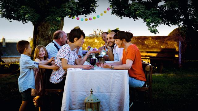 Repas De Famille Sainte Suzanne Chammes Cp Pascal Beltrami Mayenne Tourisme 1920px